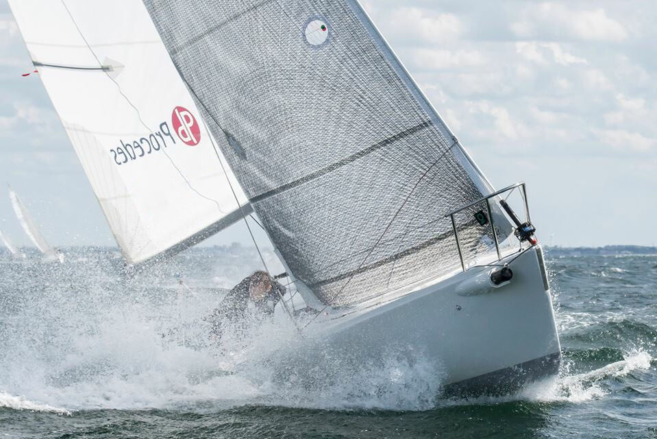 Procedes Sportyacht auf dem Meer